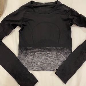 Swiftly Tech Long-Sleeve Cropped
